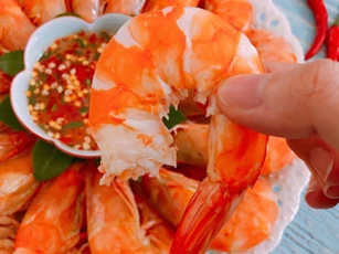 Tôm hấp xưa rồi, đây mới là cách nấu tôm ngon ngọt đậm đà, vừa nhìn đã "thèm mắt"