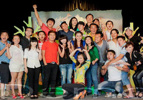 Loạt ảnh của dàn sao hot sân khấu Nụ cười mới được 'đào' lại: Trường Giang gầy hóp cả má, Lâm Vỹ Dạ cực 'lúa'