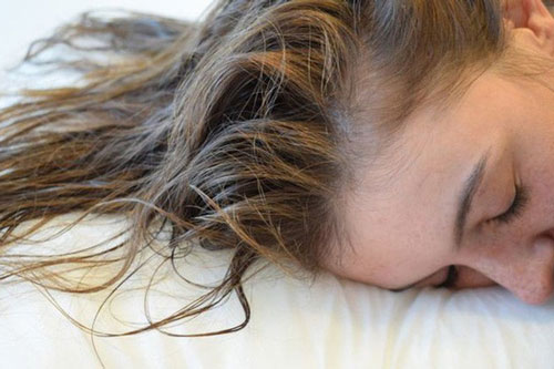 Những thói quen trước khi ngủ dễ khiến sức khỏe của bạn "tụt dốc" thảm hại