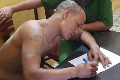 Hà Tĩnh: Nhậu say, mang dao vào trụ sở chém công an trọng thương