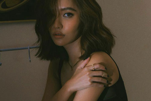 "Em bỏ hút thuốc chưa" giành vị trí số 1 iTunes Việt, không bất ngờ với Bích Phương