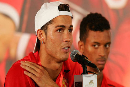 Ronaldo nói gì với đồng đội tại MU trước khi gia nhập Real Madrid?