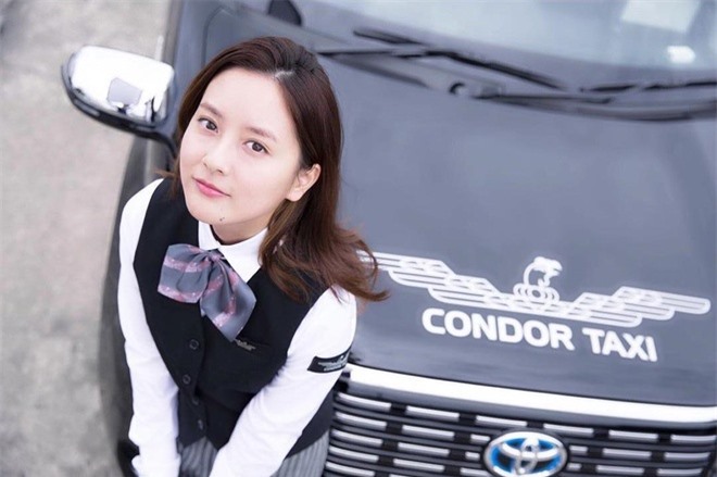 Nữ tài xế taxi Nhật Bản đổi đời sau khi nổi tiếng trên mạng ảnh 02