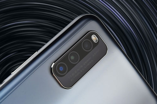 Ảnh chi tiết smartphone 5G, cấu hình ‘khủng’, pin sạc 44W, giá hơn 7 triệu