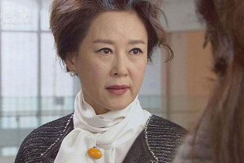 Mẹ chồng cứ xưng 'mày - tao' với con dâu