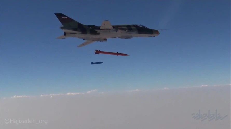Không quân Iran mới đây đã công bố những hình ảnh đầu tiên về vụ thử nghiệm tên lửa đạn đạo đất đối đất Fajr-4 được sửa đổi có thể phóng đi từ cường kích cánh cụp cánh xòe Su-22.