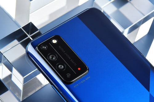 Ảnh chi tiết smartphone 5G, cấu hình tốt, pin ‘trâu’, giá hơn 6 triệu