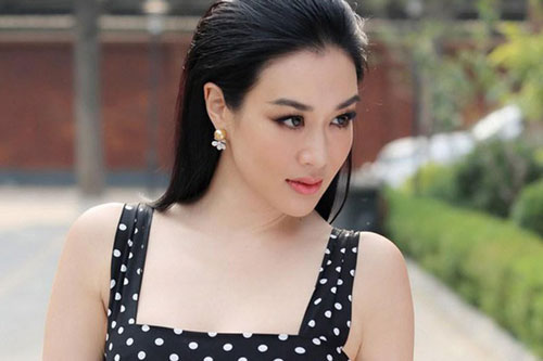 Chung Lệ Đề gợi cảm ở tuổi 50 và giấc mơ làm mẹ lần thứ 4