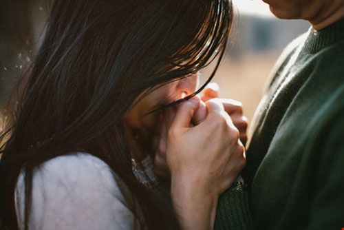 Bạn gái thờ ơ sau khi tôi thiếu sự quan tâm