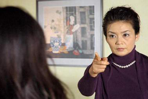 Sau phiên tòa ly hôn của con trai, mẹ chồng cay nghiệt làm một điều khiến ai nấy chết lặng