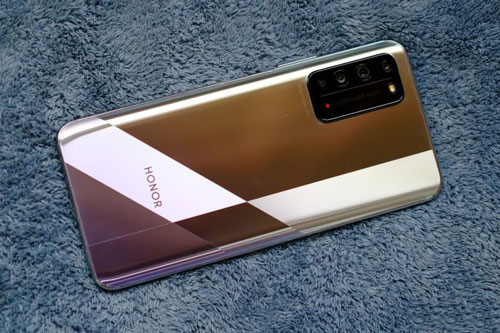 Smartphone 5G, RAM 8 GB, pin 4.300 mAh, giá hấp dẫn