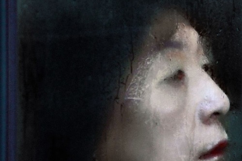 Chùm ảnh tàu điện ngầm Tokyo giờ tan tầm ám ảnh như phim kinh dị