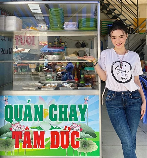 Chị em Angela Phương Trinh mở quán chay bình dân - 2