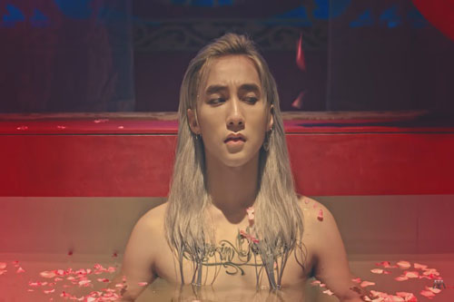 Sơn Tùng M-TP và những nam ca sĩ khoe hình thể trong MV