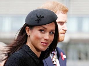 Meghan Markle muốn ra mắt cuốn sách "kể xấu" hoàng gia càng sớm càng tốt với lý do khiến dân mạng ngán ngẩm