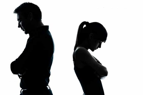 Chồng muốn nuôi 2 con khi ly hôn sau cú ngoại tình ngoạn mục để vợ có thể thoải mái lấy chồng khác