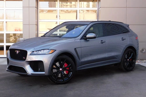 2. Jaguar F-Pace SVR.