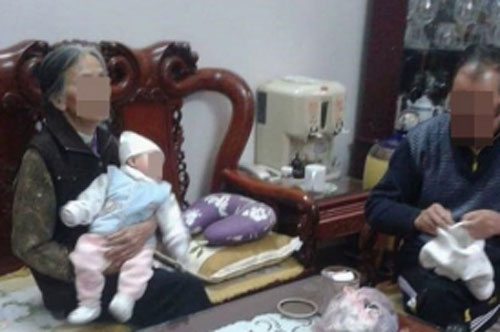 Ngoài 50 vẫn muốn đẻ con trai, ông bố nhận cái kết bất ngờ còn mọi người trong gia đình thì "điên đầu"