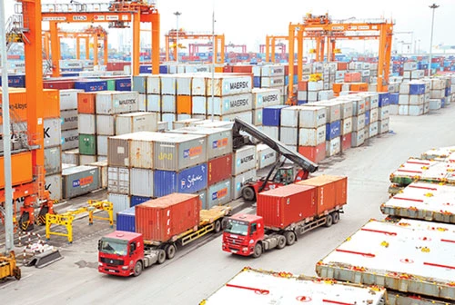 Xuất khẩu sụt giảm, Việt Nam nhập siêu gần 1 tỷ USD nửa đầu tháng 5 (Ảnh Internet)