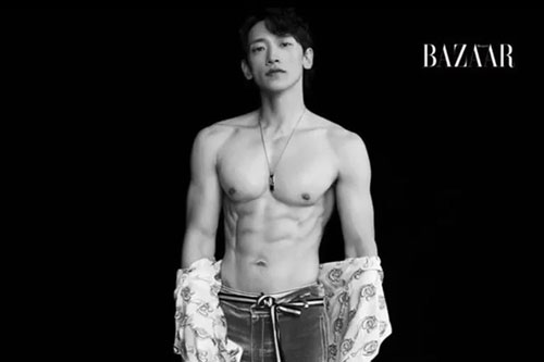 “Ông bố hai con” Bi (Rain) khoe cơ bụng "hoàn hảo"