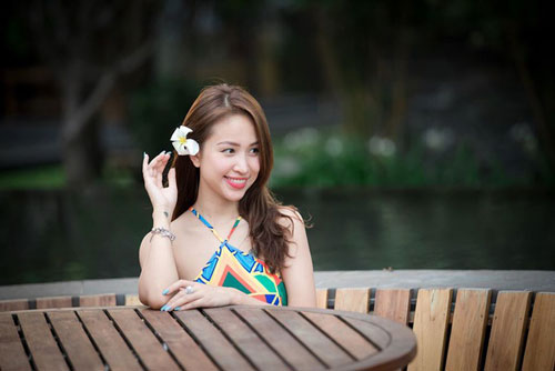 Vân Hugo rạng ngời quyến rũ sau khi công khai sắp kết hôn lần 2