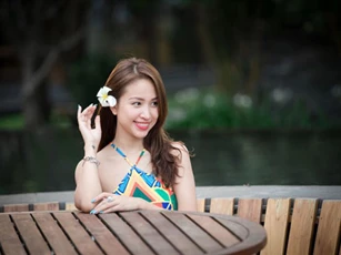Vân Hugo rạng ngời quyến rũ sau khi công khai sắp kết hôn lần 2