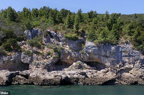 Hang động bí ẩn hé lộ thế giới 100.000 năm của loài người khác