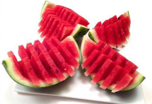 CLIP: Mách bạn 13 cách bổ dưa hấu đơn giản