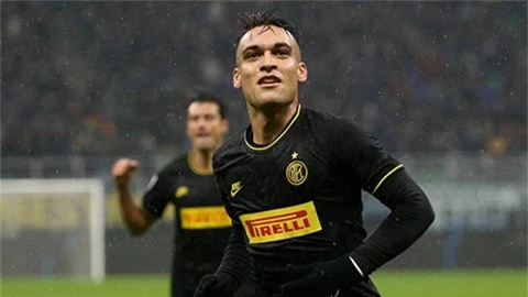 Luis Suarez khuyên Lautaro Martinez đừng tới Barca