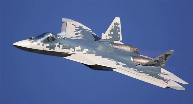 Su-57 Nga vượt cửa ải đầu tiên đầy ngoạn mục: Đã lâm trận ở Syria, khách hàng còn chờ gì? - Ảnh 1.