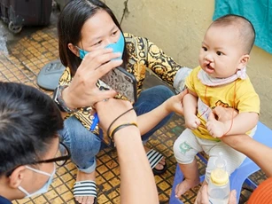 Dalat Hasfarm đồng hành mang lại nụ cười cho trẻ em Việt