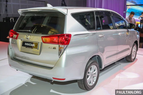 2. Toyota Innova (doanh số: 455 chiếc).