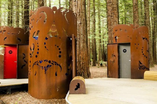 Choáng với những nhà vệ sinh bất thường và kỳ lạ nhất trên thế giới