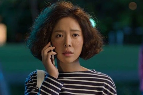 Người yêu cũ của chồng nhắn tin dạy vợ cách giữ chồng