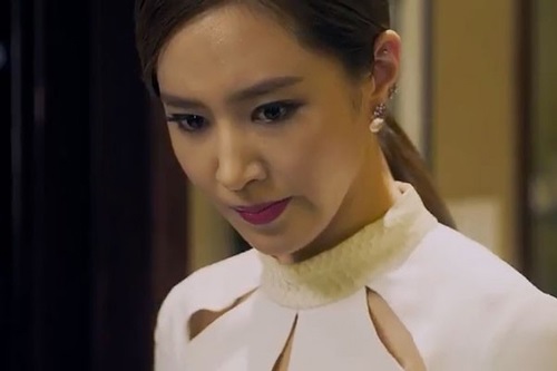 Vạch mặt hôn thê 'bắt cá nhiều tay' ngay trong lễ cưới