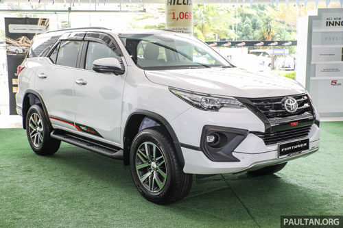 9. Toyota Fortuner (doanh số: 252 chiếc).