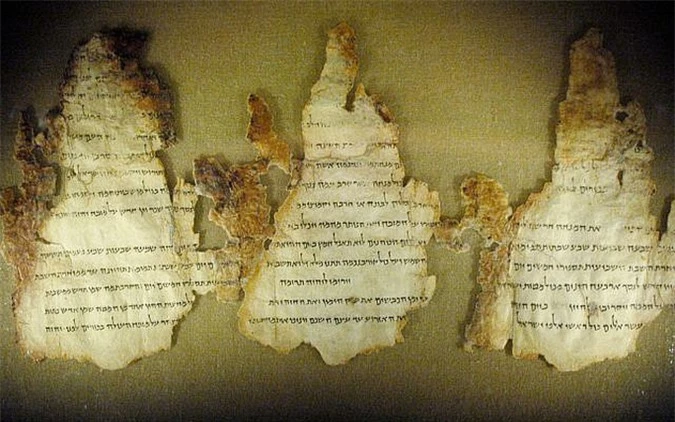 Cổ văn Biển Chết tiết lộ phép lạ làm những vật chất 2.000 năm không tan rã - Ảnh 1.