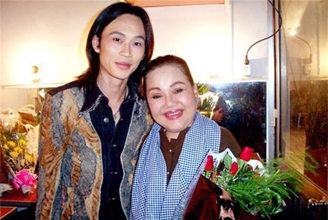 Hai người phụ nữ khiến danh hài Hoài Linh luôn kính nể trong showbiz - Ảnh 1.