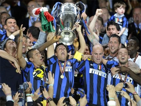Inter ăn mừng chức vô địch