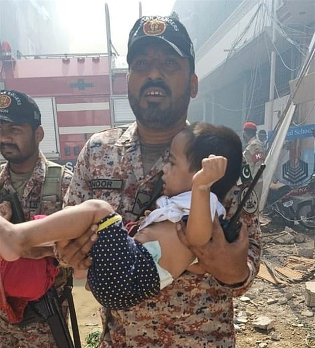 Máy bay Pakistan lao xuống khu dân cư, toàn bộ 107 người thiệt mạng - 7