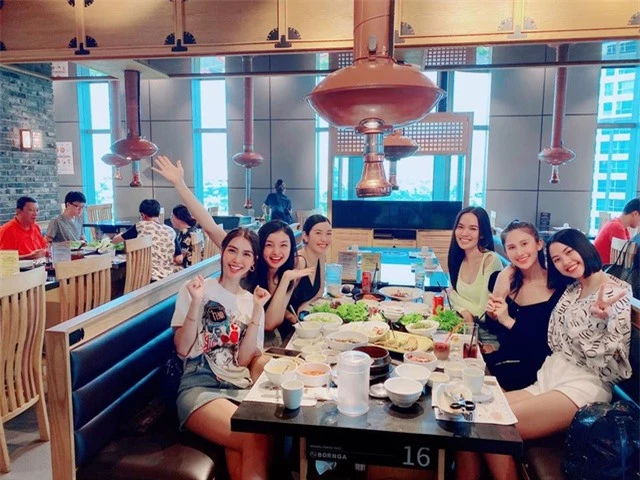 Nhan sắc Thúy Vân và hội mỹ nhân Hoa hậu Hoàn vũ Việt Nam sau nửa năm - 1 Nhan sắc Thúy Vân và hội mỹ nhân Hoa hậu Hoàn vũ Việt Nam sau nửa năm - 1