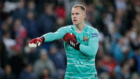 Ter Stegen sẽ ở lại Barca nhờ Neuer