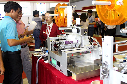 Chớp cơ hội nhập nguyên liệu giá rẻ?