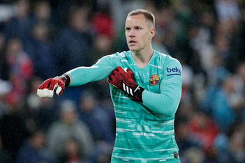 Ter Stegen sẽ ở lại Barca nhờ Neuer