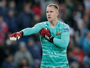 Ter Stegen sẽ ở lại Barca nhờ Neuer