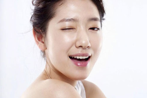 Chăm chỉ thoa hỗn hợp này lên mặt 30 phút trước khi ngủ, da nhăn nheo cũng trở nên căng bóng mịn màng mà không cần tới spa