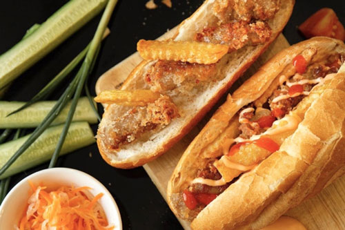 Bánh mì nem khoai và 5 món ăn xế chiều hút giới trẻ ở TP.HCM