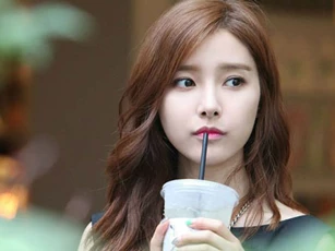 Có quá ngu ngốc khi chờ đợi người yêu cũ đến năm 30 tuổi?