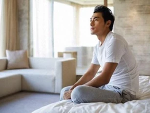 Bạn gái không lăng nhăng mà lúc nào tôi cũng ghen thầm
