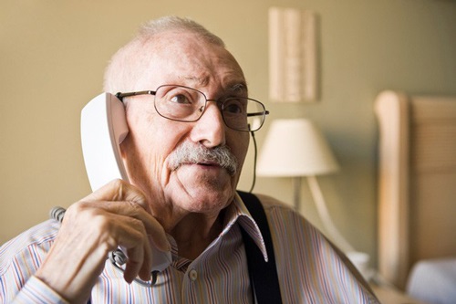 Nghe tin bố mẹ sẽ ly hôn, hai con tức tốc chạy về và vô cùng ân hận với tâm sự của bố mẹ sau đó